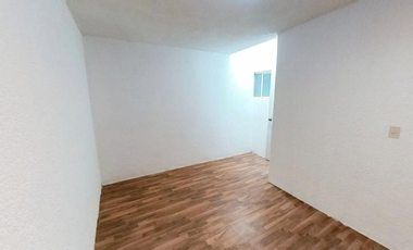 CASA CON EXCELENTE UBICACION Y CON ACCESOS RAPIDOS A 10 MINUTOS DEL CENTRO DE TOLUCA