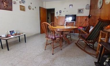 NUEVO VALOR !!! GRAN CASA CON PARQUE A METROS DE AV. JAURETCHE Y CENTRO DE HURLINGHAM