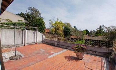 NUEVO VALOR !!! GRAN CASA CON PARQUE A METROS DE AV. JAURETCHE Y CENTRO DE HURLINGHAM