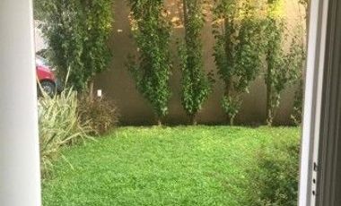 Casa en complejo cerrado Hurlingham centro