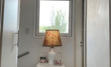 Casa en complejo cerrado Hurlingham centro