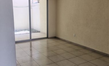 Casa en Renta en Arboledas, Paseo Santin