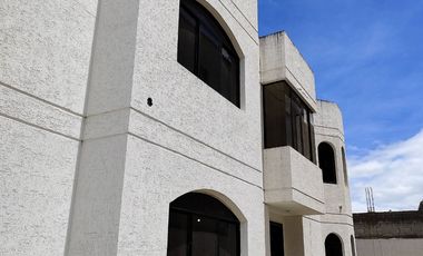🏠 CASA INDEPENDIENTE CON LOCAL COMERCIAL. - 2 PISOS CON TERRAZA - CRÉDITO VIP. (Barrio La Pradera - Bellavista-Calderón)