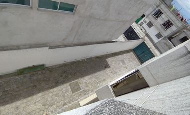 🏠 CASA INDEPENDIENTE CON LOCAL COMERCIAL. - 2 PISOS CON TERRAZA - CRÉDITO VIP. (Barrio La Pradera - Bellavista-Calderón)