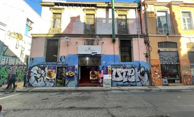 Vendemos Amplio terreno con uso comercial en el corazon de Valparaiso 1100 m2 Construidos, Valparaíso