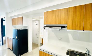 For Lease: 2-br, 56-sqm Condo with Okada View in Parañaque