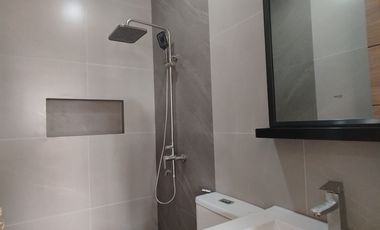 House and Lot Duplex for Sale in UPS V Village Paranaque w/3 bedrooms - JB