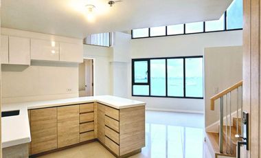 Mandani Bay Suites Tower 2 2BR Corner Loft 100sqm Parking Mandaue