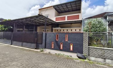 Disewakan Rumah Cantik 2 Lantai Belakang Kampus Kedokteran UNSOED