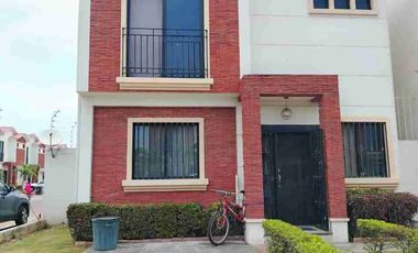 En Alquiler Casa en Urbanización Nápoli | Samborondón