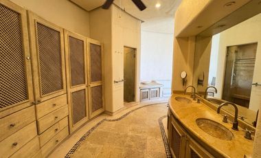 Hermosa Villa en residencial La Cima. Con la mejor vista del puerto de Acapulco.