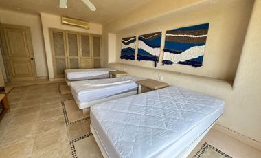 Hermosa Villa en residencial La Cima. Con la mejor vista del puerto de Acapulco.