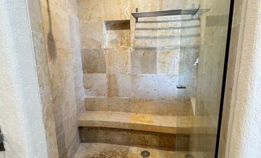 Hermosa Villa en residencial La Cima. Con la mejor vista del puerto de Acapulco.