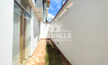 SE VENDE LINDA CASA DE OCASION EN MIRAFLORES COUNTRY CLUB