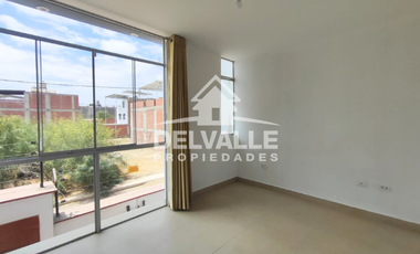 SE VENDE LINDA CASA DE OCASION EN MIRAFLORES COUNTRY CLUB