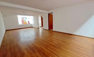Se vende casa de 2 pisos en Santa Úrsula, Wanchaq – Cusco!