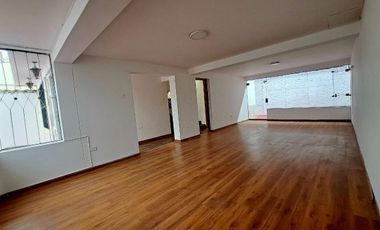 Se vende casa de 2 pisos en Santa Úrsula, Wanchaq – Cusco!