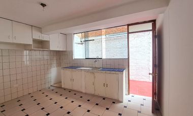 Se vende casa de 2 pisos en Santa Úrsula, Wanchaq – Cusco!