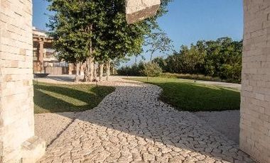 Casa de Lujo en Venta en Playa del Carmen con Campo de Golf Exclusivo ⛳🌴