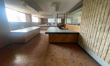 Bodega  taller y oficinas en renta