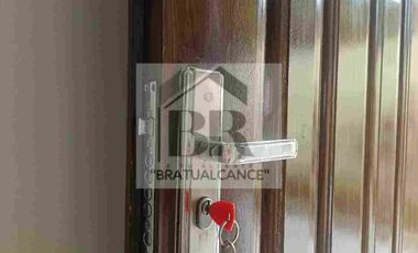 Urdesa Central, Alquiler de Suite , nueva, bonita, planta baja, aires y cortinas, cerca de centros comercial y Universidad