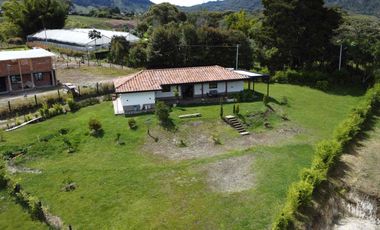 🏡 ¡Hermosa Finca Campestre con Vista Panorámica en El Carmen de Viboral! 🌄