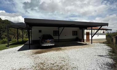 🏡 ¡Hermosa Finca Campestre con Vista Panorámica en El Carmen de Viboral! 🌄