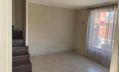 Arriendo casa dos pisos 3D 2B en Maipu