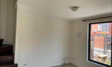 Arriendo casa dos pisos 3D 2B en Maipu