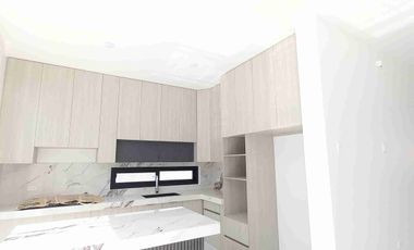 Estrene Hermosa Casa en Samborondón ciudadela privada  Estribor 3 dormitorios más estudio y cuarto de empleada