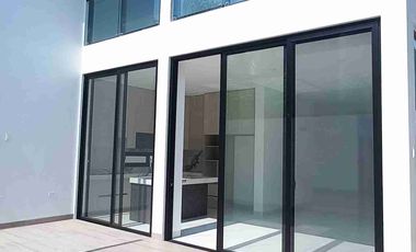 Estrene Hermosa Casa en Samborondón ciudadela privada  Estribor 3 dormitorios más estudio y cuarto de empleada