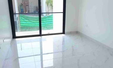 Estrene Hermosa Casa en Samborondón ciudadela privada  Estribor 3 dormitorios más estudio y cuarto de empleada