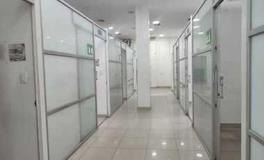 Local Comercial de alquiler en el Centro Comercial Big Outlets, 190 m2.