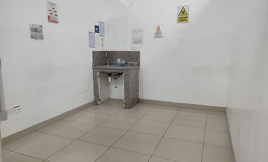 Local Comercial de alquiler en el Centro Comercial Big Outlets, 190 m2.