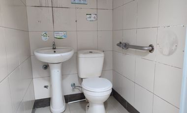 Local Comercial de alquiler en el Centro Comercial Big Outlets, 190 m2.