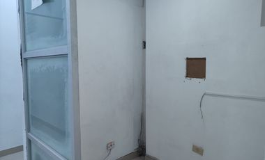 Local Comercial de alquiler en el Centro Comercial Big Outlets, 190 m2.