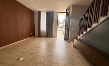 RENTA DE CASA EN HACIENDA VALBUENA ZONA NORTE