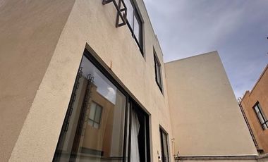 RENTA DE CASA EN HACIENDA VALBUENA ZONA NORTE