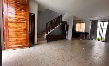 RENTA DE CASA EN HACIENDA VALBUENA ZONA NORTE