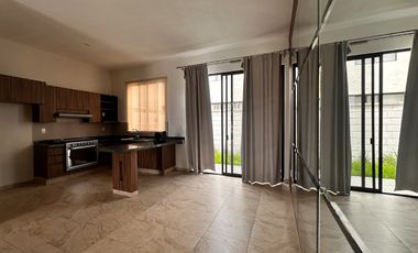 RENTA DE CASA EN HACIENDA VALBUENA ZONA NORTE