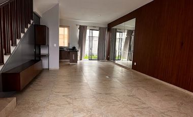 RENTA DE CASA EN HACIENDA VALBUENA ZONA NORTE