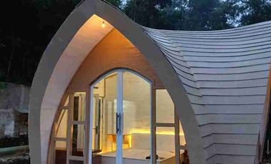 Glamping dengan View Bukit dan Laut, Full Furnished di Nusa Penida, Bali, Bisa Dimanajemenkan Dapat ROI