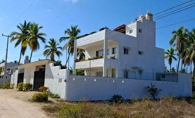 CASA A POCOS METROS DE PLAYA. BARRA DE POTOSÍ, GUERRERO.