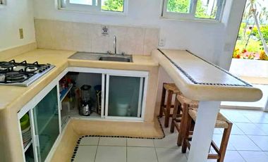 CASA A POCOS METROS DE PLAYA. BARRA DE POTOSÍ, GUERRERO.