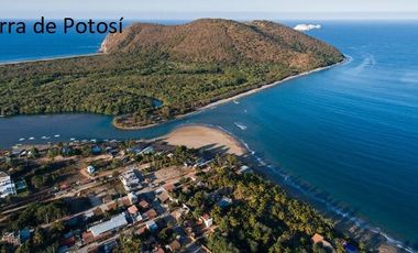 CASA A POCOS METROS DE PLAYA. BARRA DE POTOSÍ, GUERRERO.