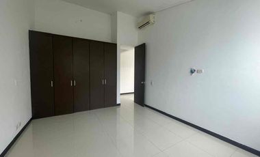 Se arrienda  de 2 pisos