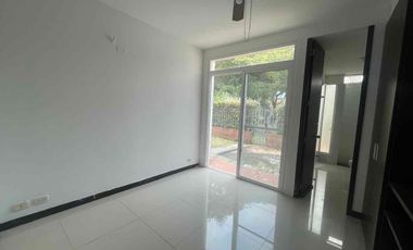 Se arrienda  de 2 pisos