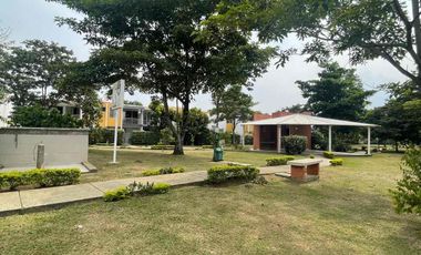 Se arrienda  de 2 pisos