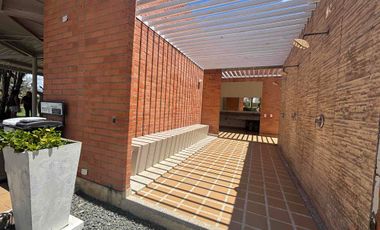 se alquila casa de un piso, el castillo