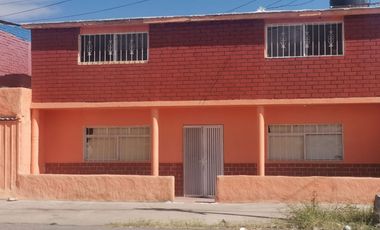 CASA HABILITADA PARA OFICINAS SOBRE AVE. PRINCIPAL EN  COL PANAMERICANA